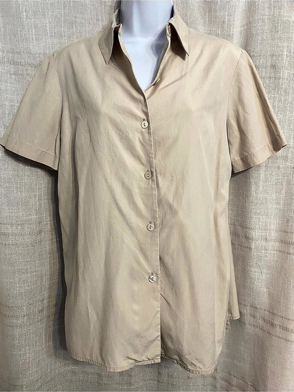 Liz Claiborne Collection 80% Silk Blend Beige Button Down Shirt Short Sleeve